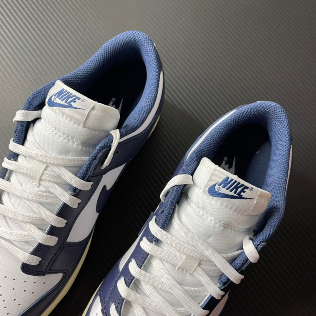 Nike Dunk Vintage Blue