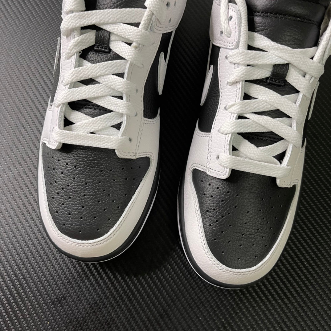 Nike Dunk Reverse Panda