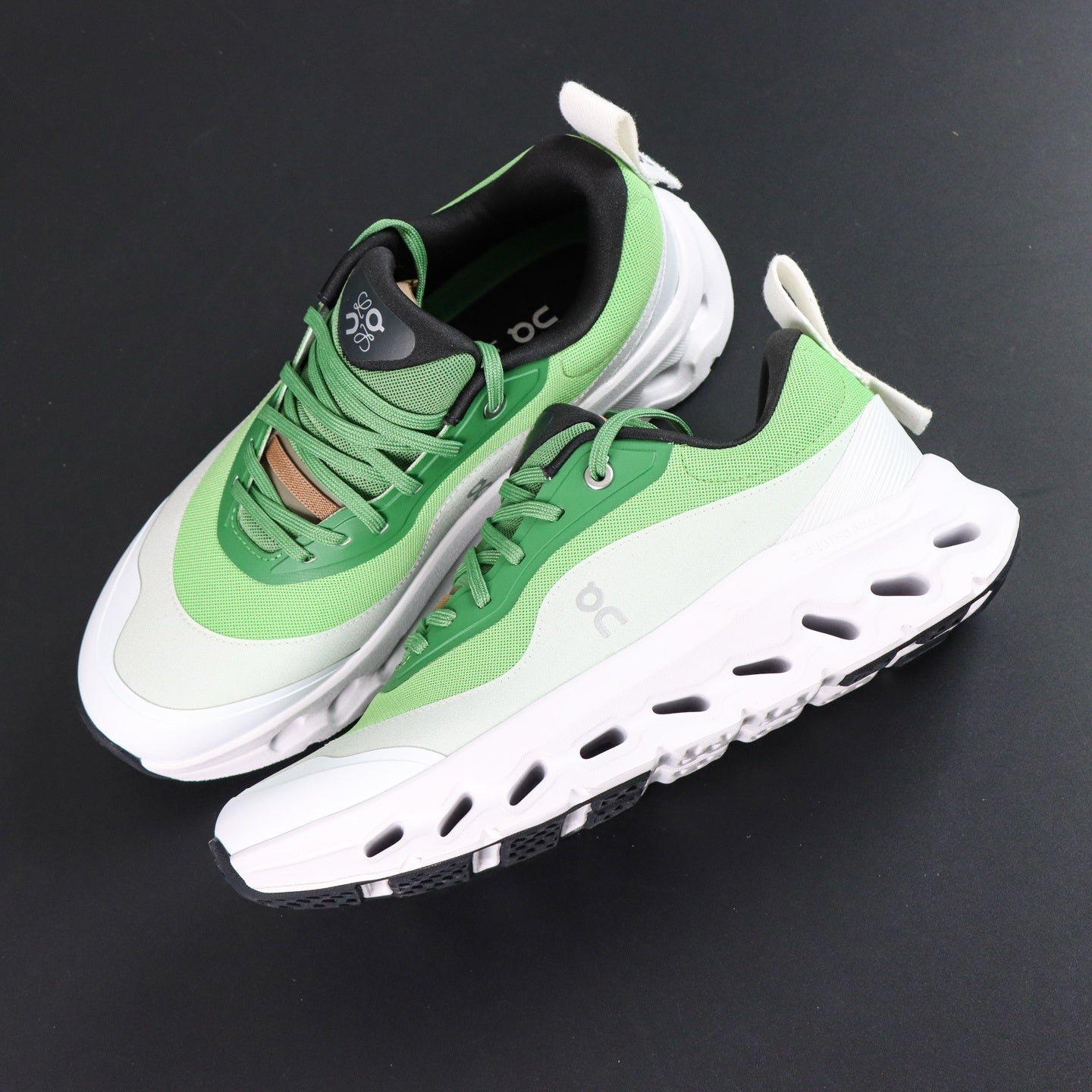 Cloudsurfer white and green