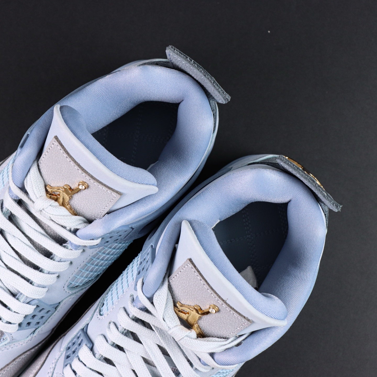 Air Jordan 4 Retro OG UNC Tar Heel PE