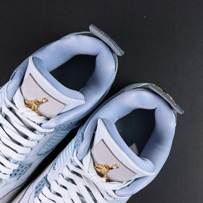 Air Jordan 4 Retro OG UNC Tar Heel PE