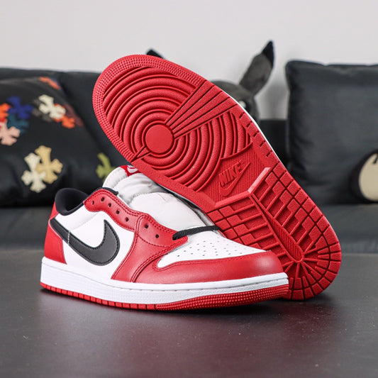 Air Jordan 1 Retro Low OG Chicago