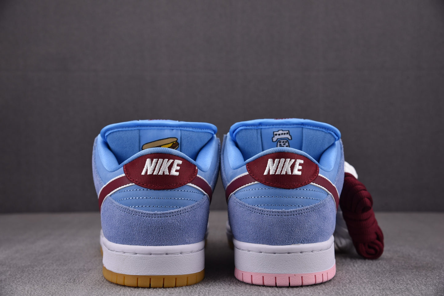 Nike SB Dunk Low Philadelphia Phillies