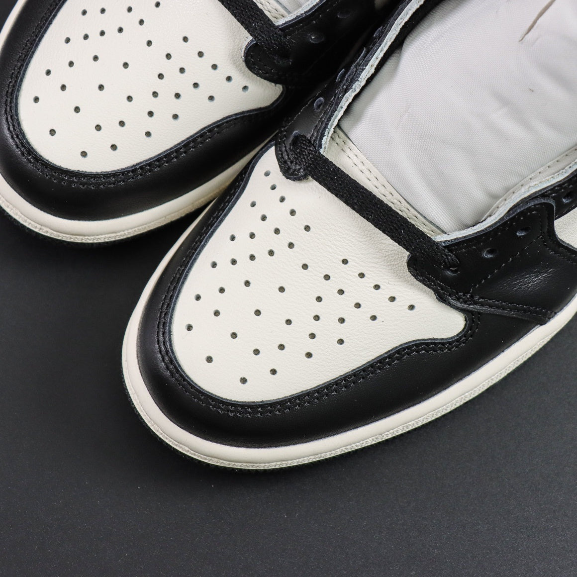 Air Jordan 1 Retro OG High Mocha