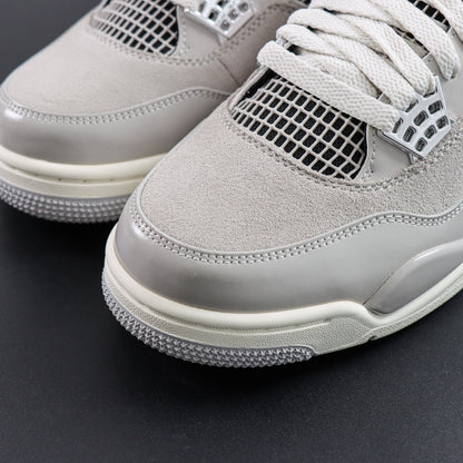 Air Jordan 4 Frozen Moments