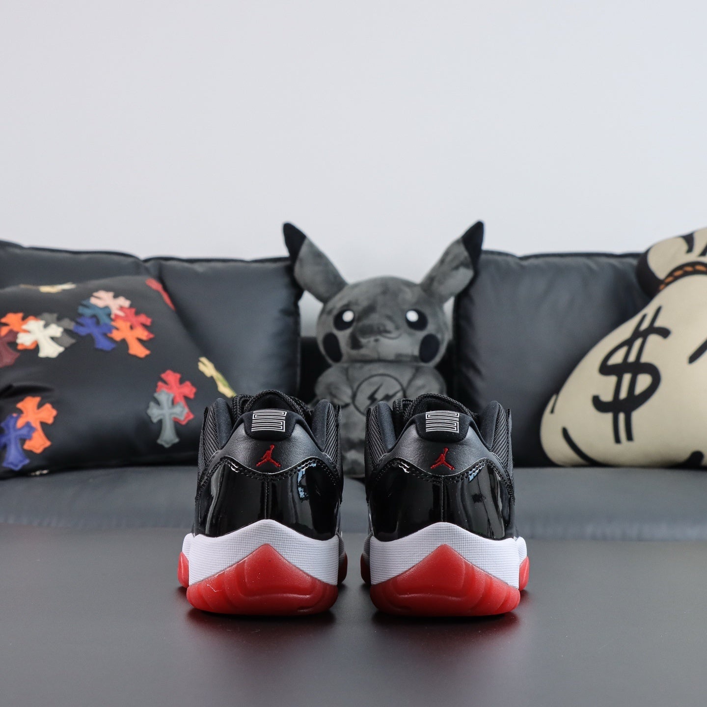 Air Jordan 11  Retro Low Bred