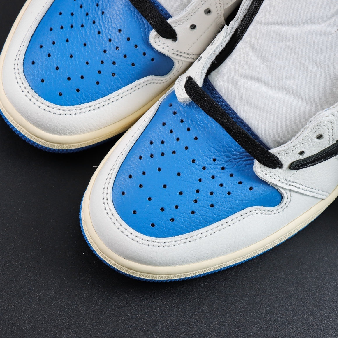 Air Jordan 1 x Travis Scott Retro OG SP Fragment