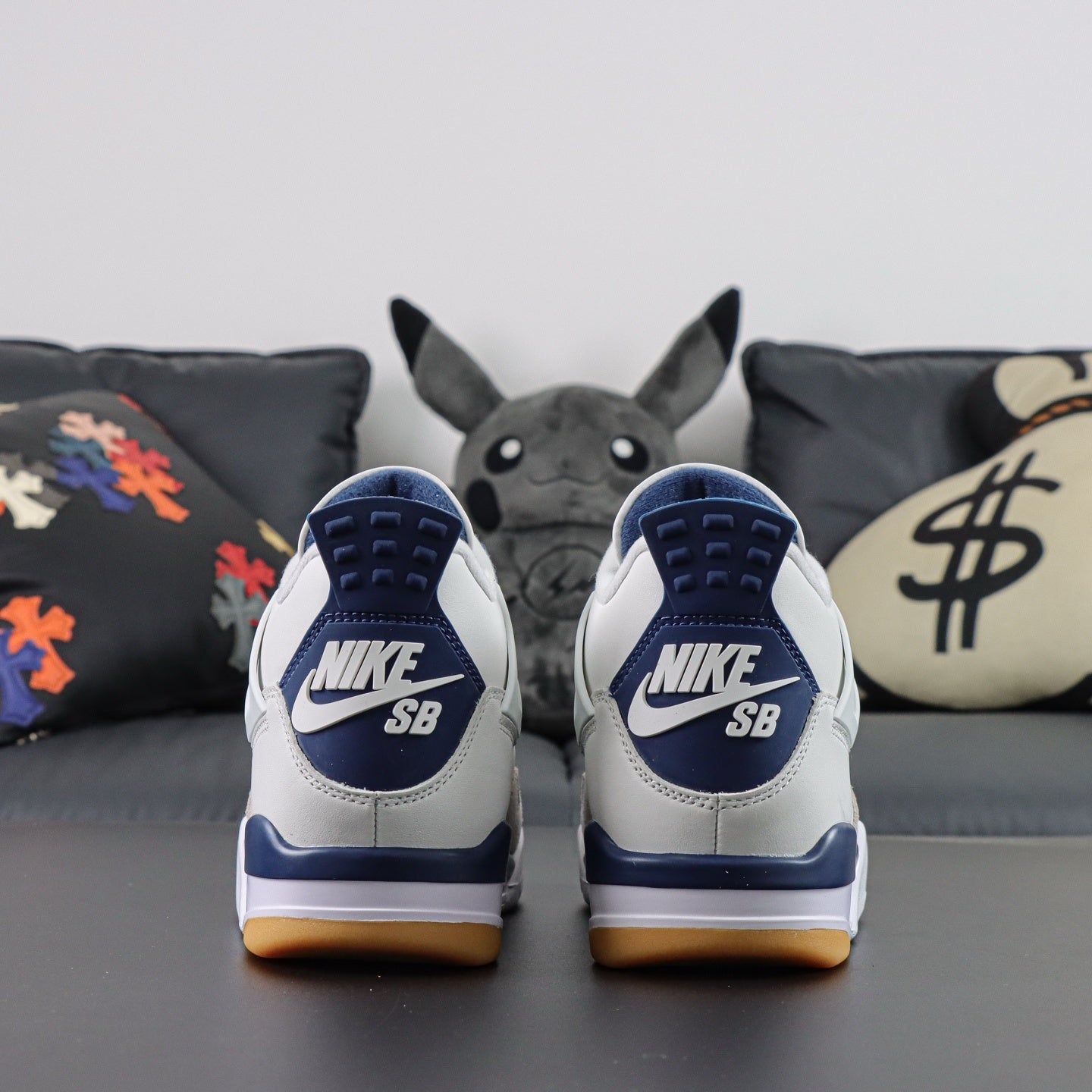 Air Jordan 4 x Nike SB Varsity Red