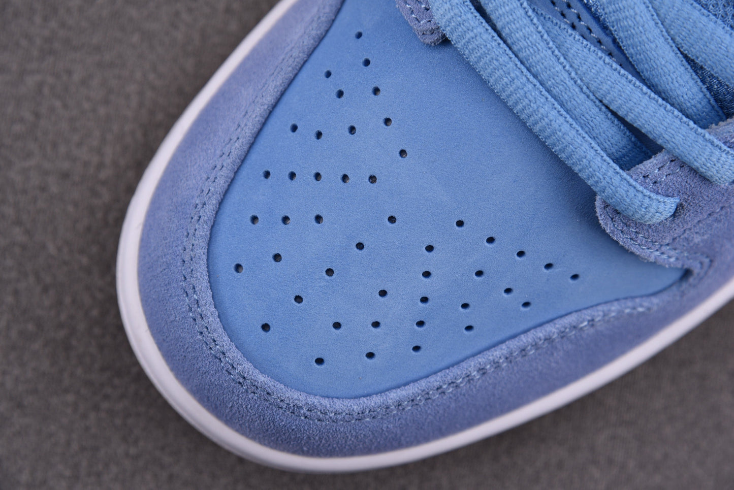 Nike SB Dunk Low Philadelphia Phillies