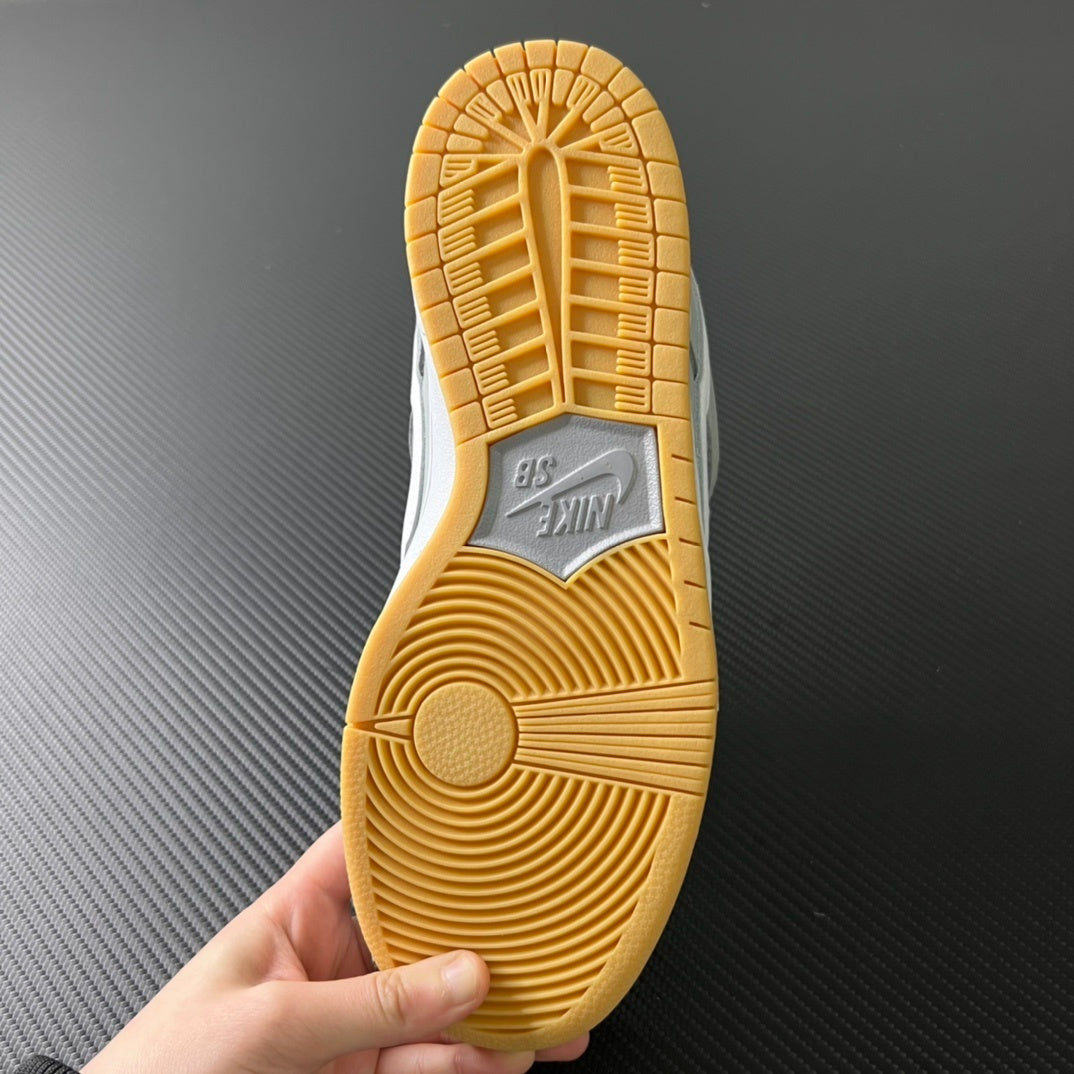 Nike SB Dunk Wolf Grey