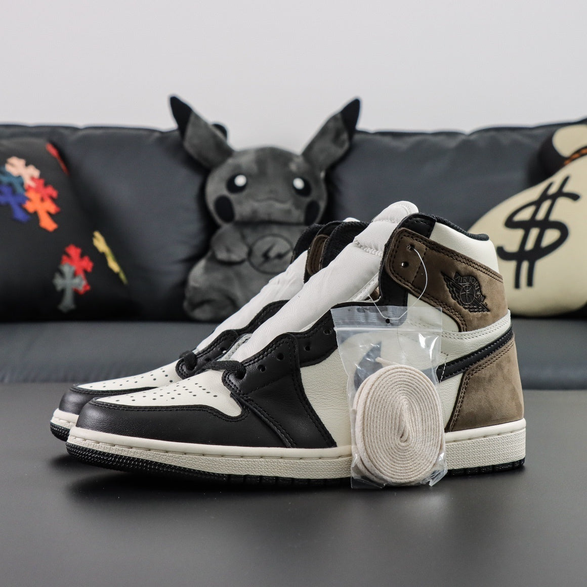 Air Jordan 1 Retro OG High Mocha