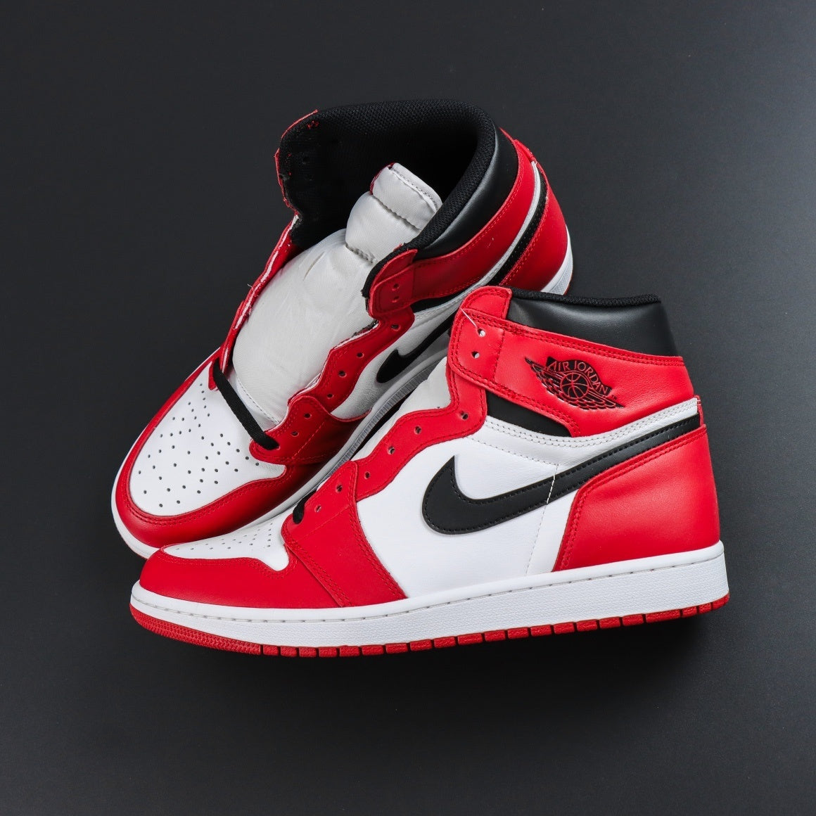 Air Jordan 1 Retro High OG Chicago [2015]