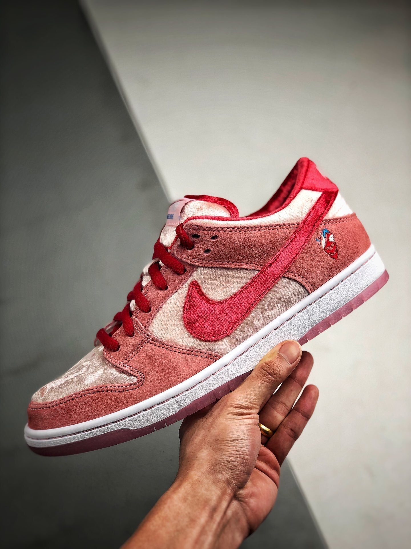 Nike SB Dunk Strange Love