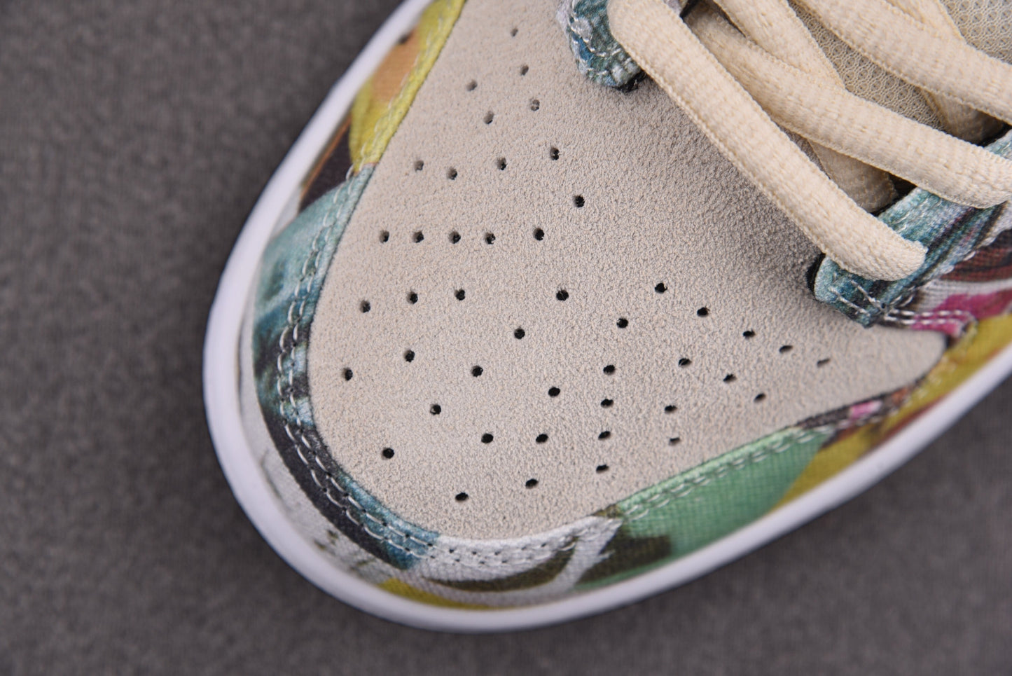 Nike SB Dunk SE Paris