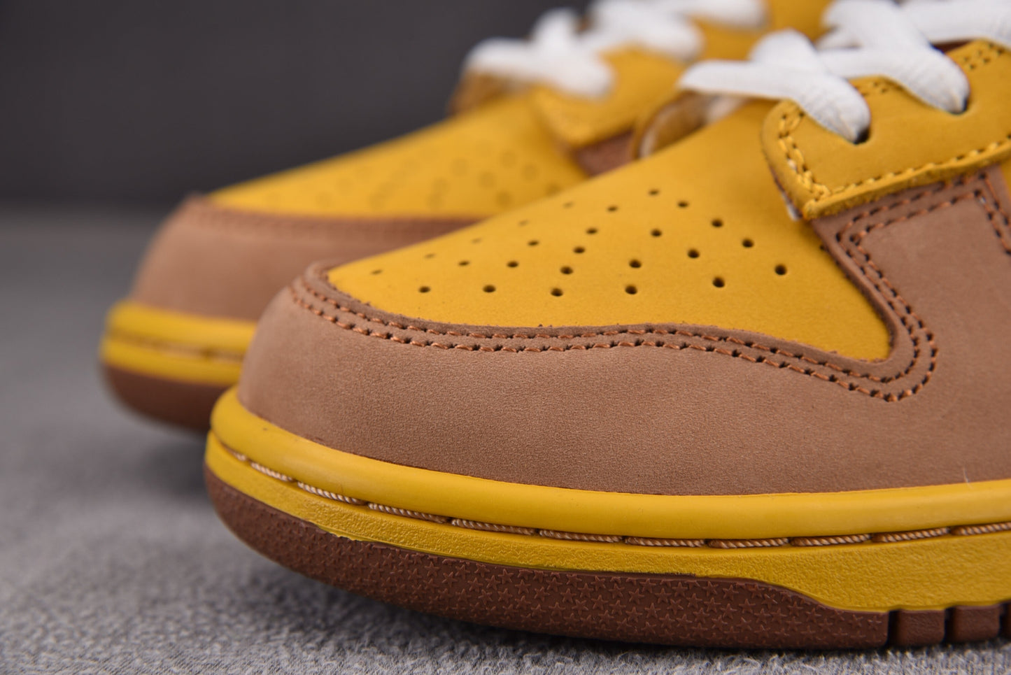 Nike SB Dunk Newcastle Brown Ale