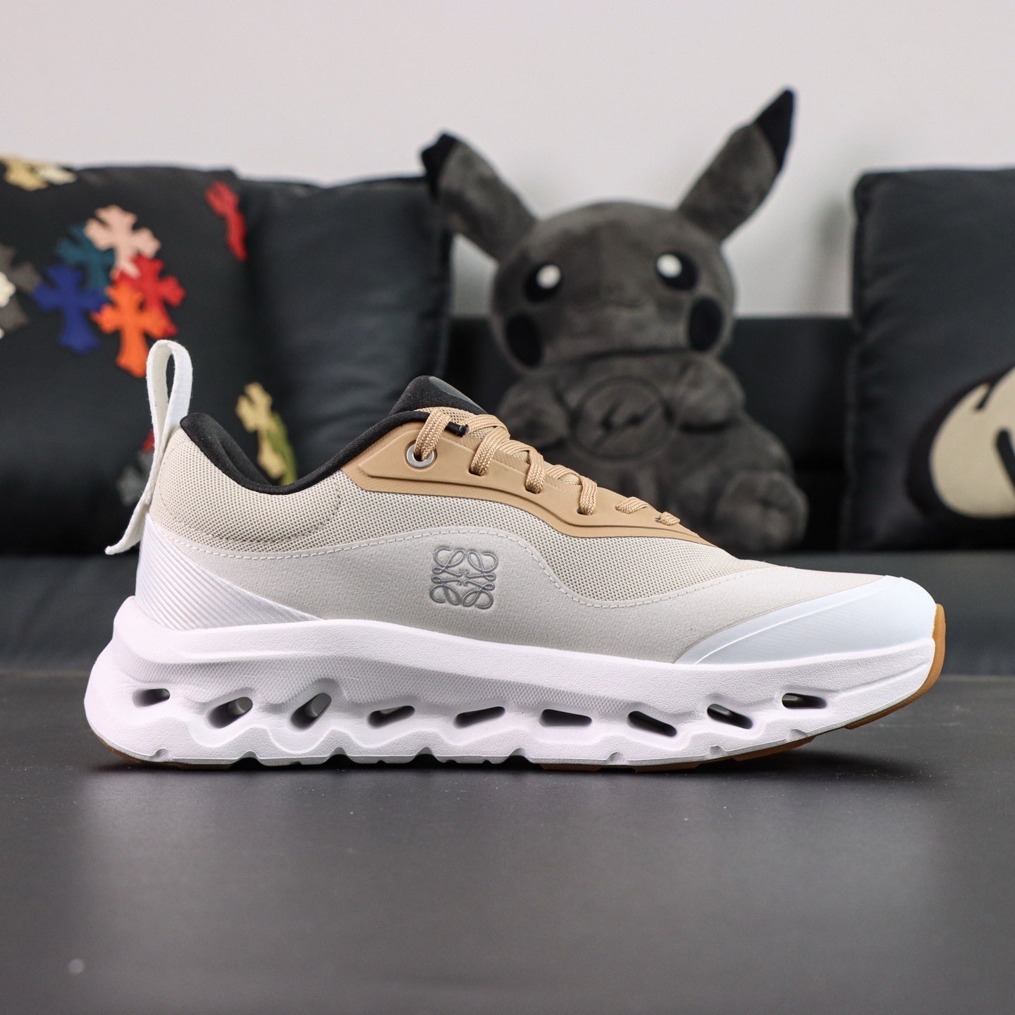 Cloudsurfer white and beige