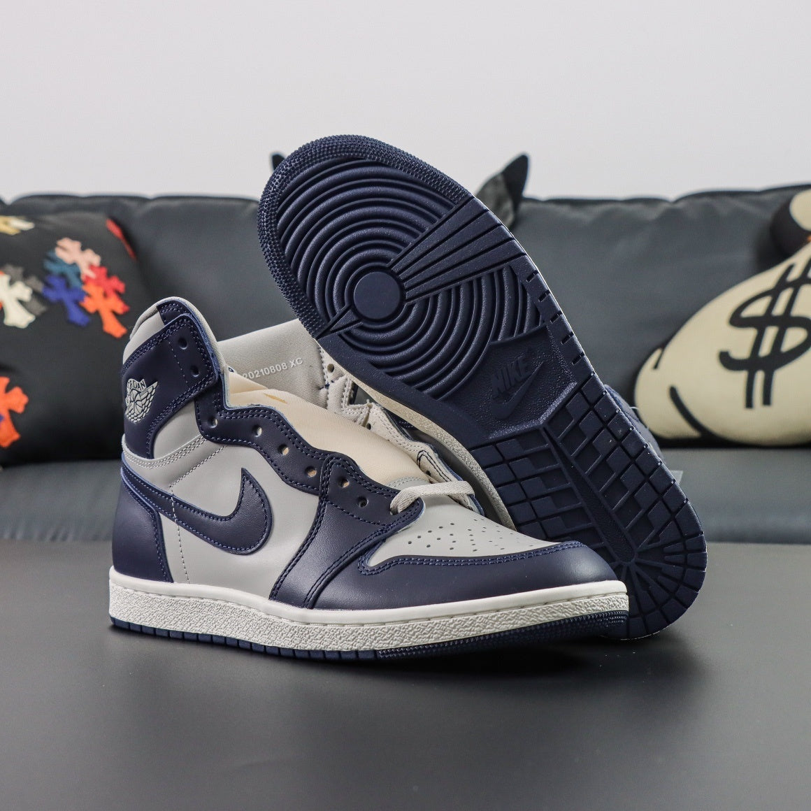 Air Jordan 1 Retro High OG 85 College Navy