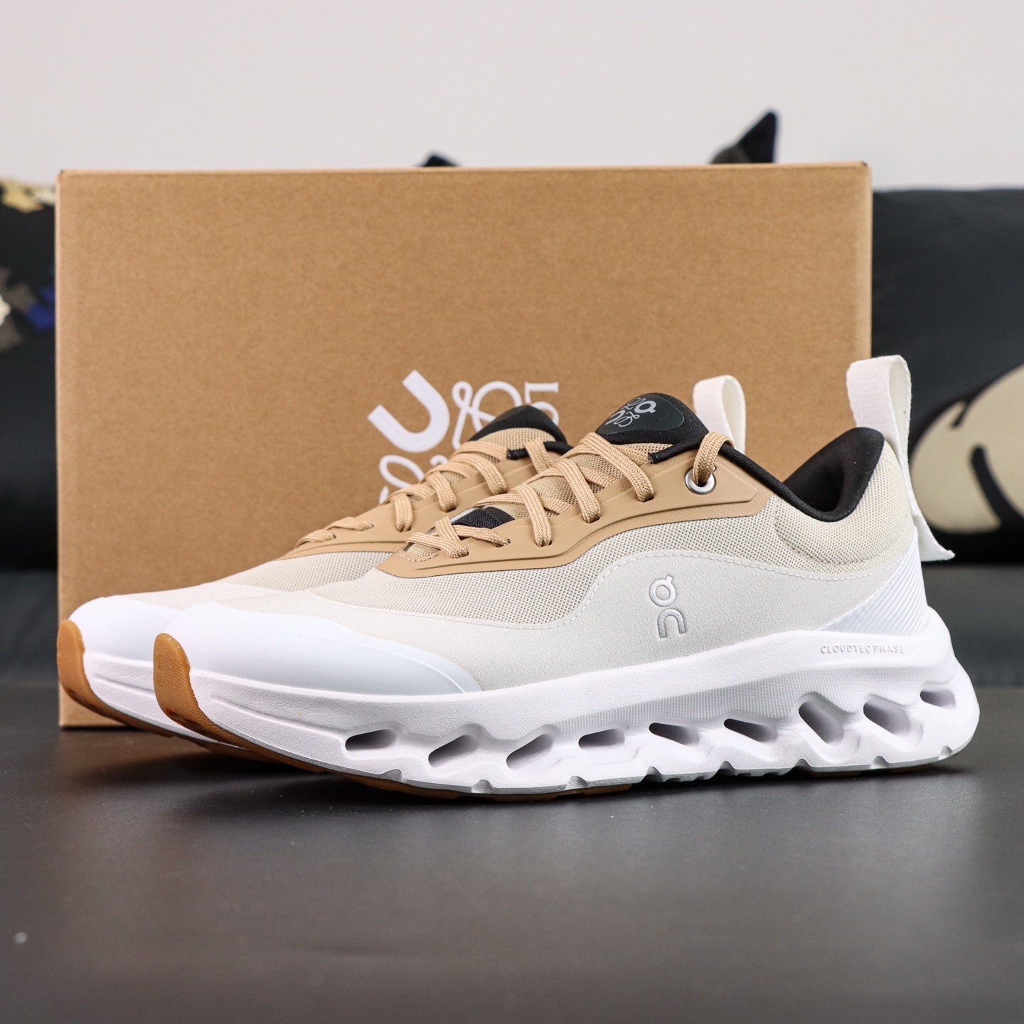 Cloudsurfer white and beige