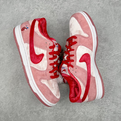 Nike SB Dunk Strange Love