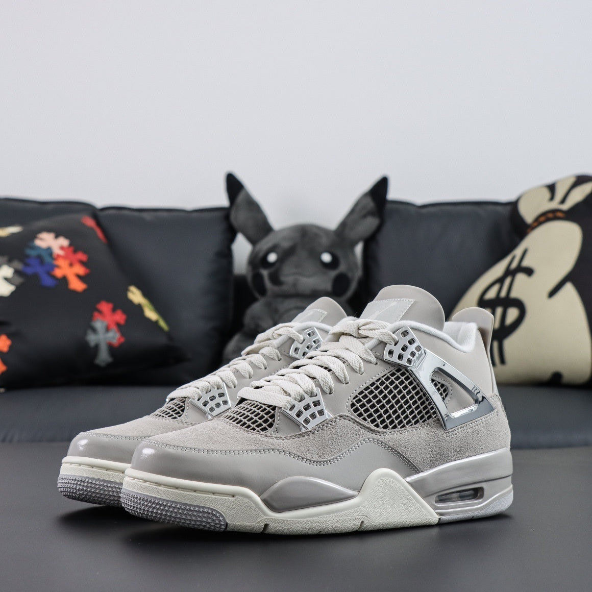 Air Jordan 4 Frozen Moments