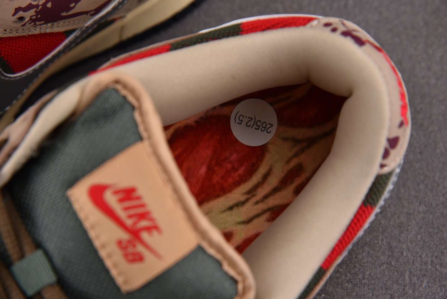 Nike SB Dunk Freddy Krueger