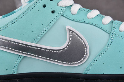 Nike SB Dunk Tiffany Lobster