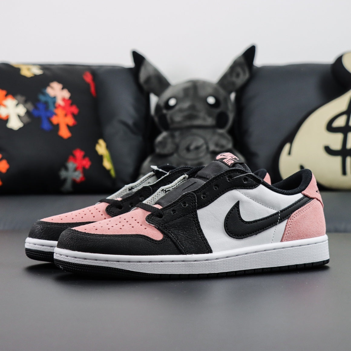 Air Jordan 1 Low OG Bleached Coral