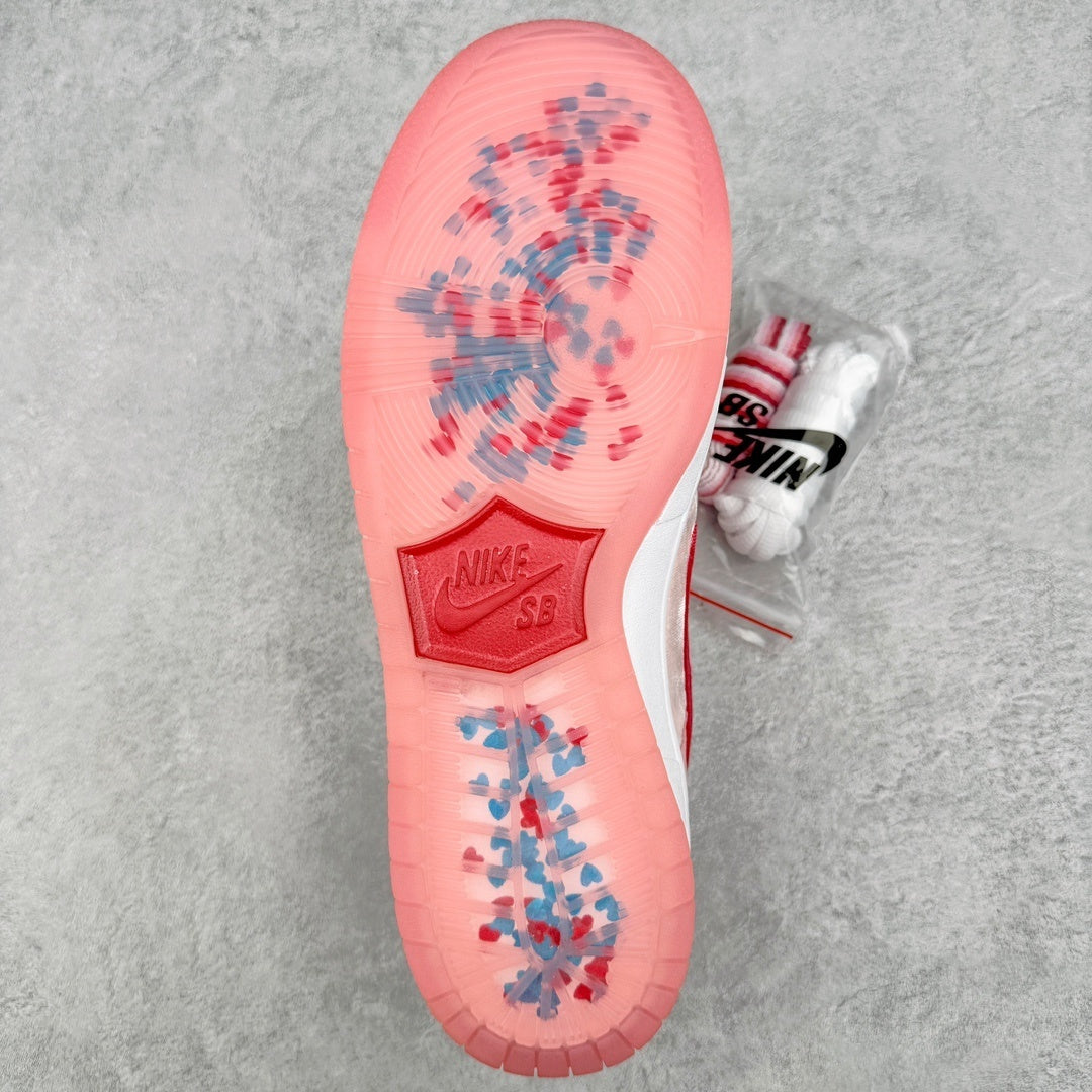 Nike SB Dunk Strange Love