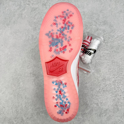 Nike SB Dunk Strange Love