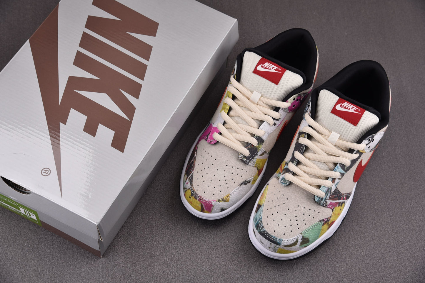 Nike SB Dunk SE Paris