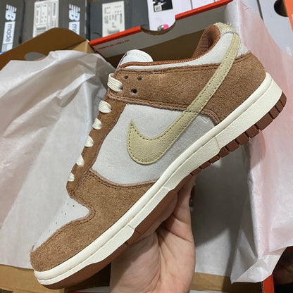 Nike Dunk Medium Curry