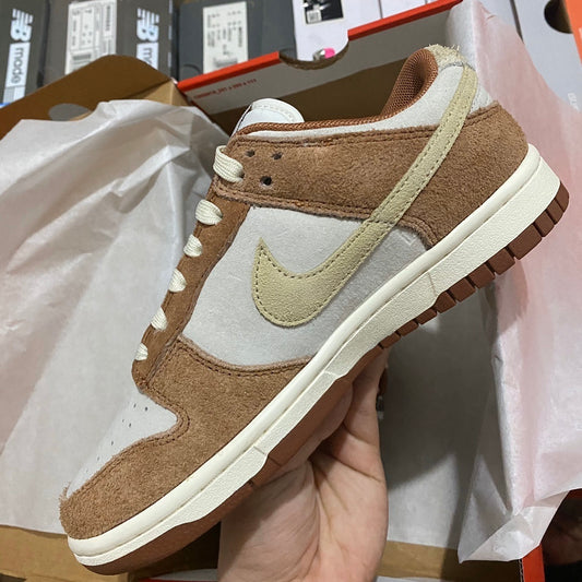 Nike Dunk Medium Curry