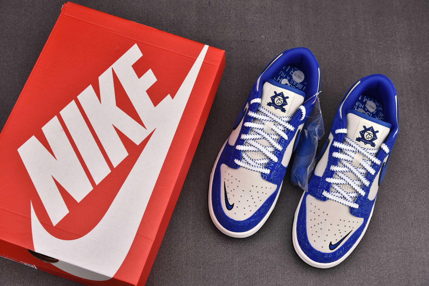 Nike SB Dunk Jackie Robinson