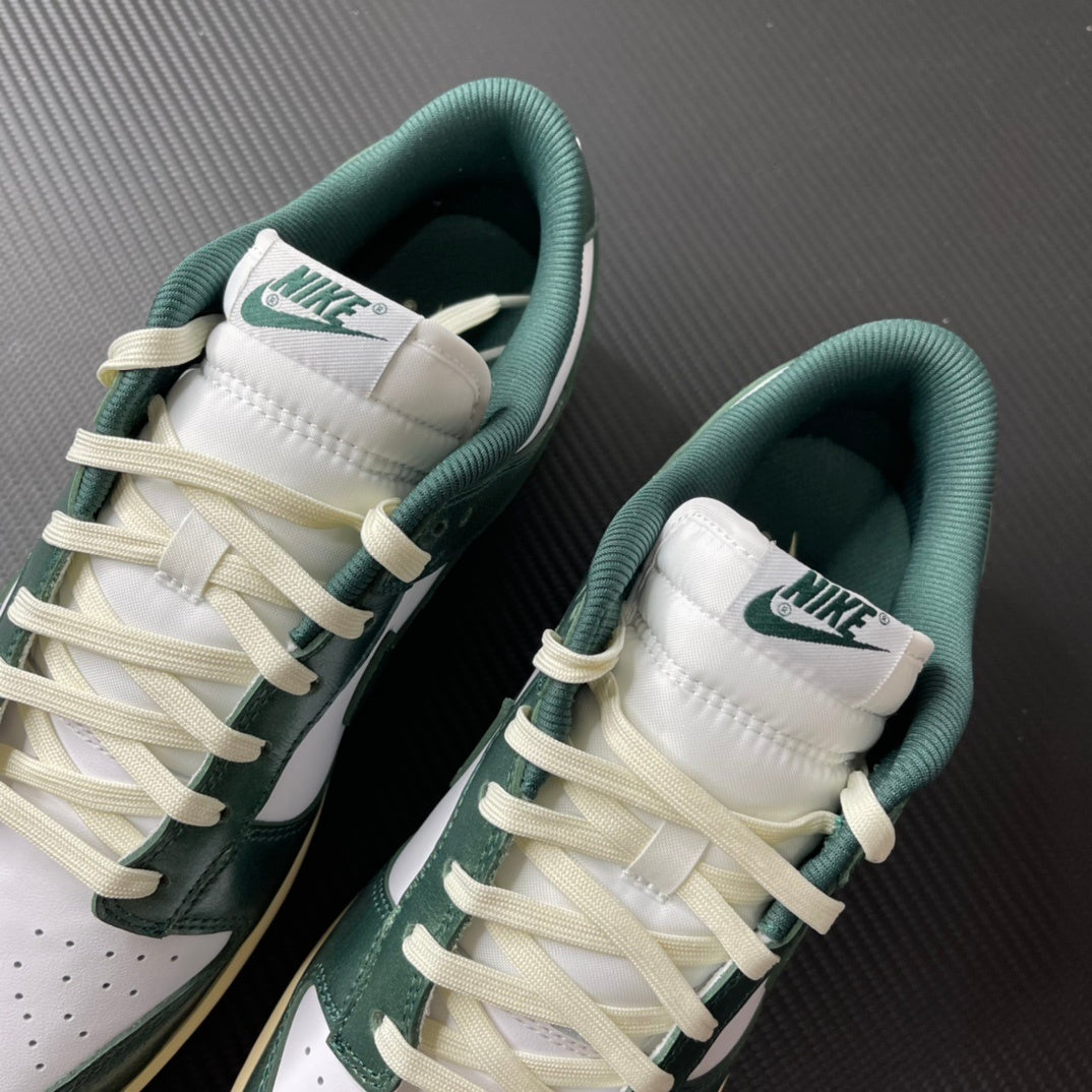 Nike Dunk Vintage Green