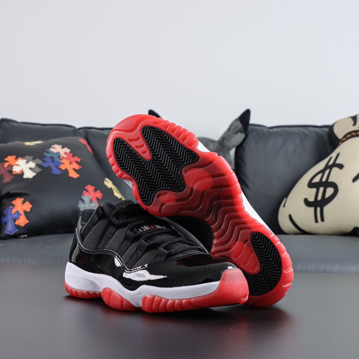 Air Jordan 11  Retro Low Bred