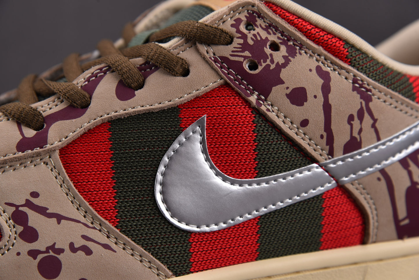 Nike SB Dunk Freddy Krueger