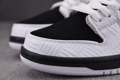 Nike SB Dunk x TIGHTBOOTH