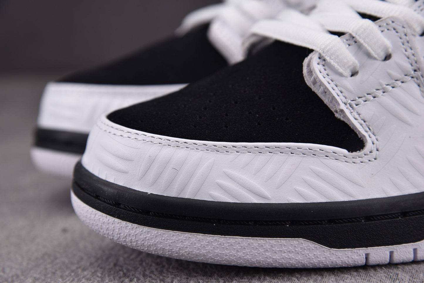 Nike SB Dunk x TIGHTBOOTH