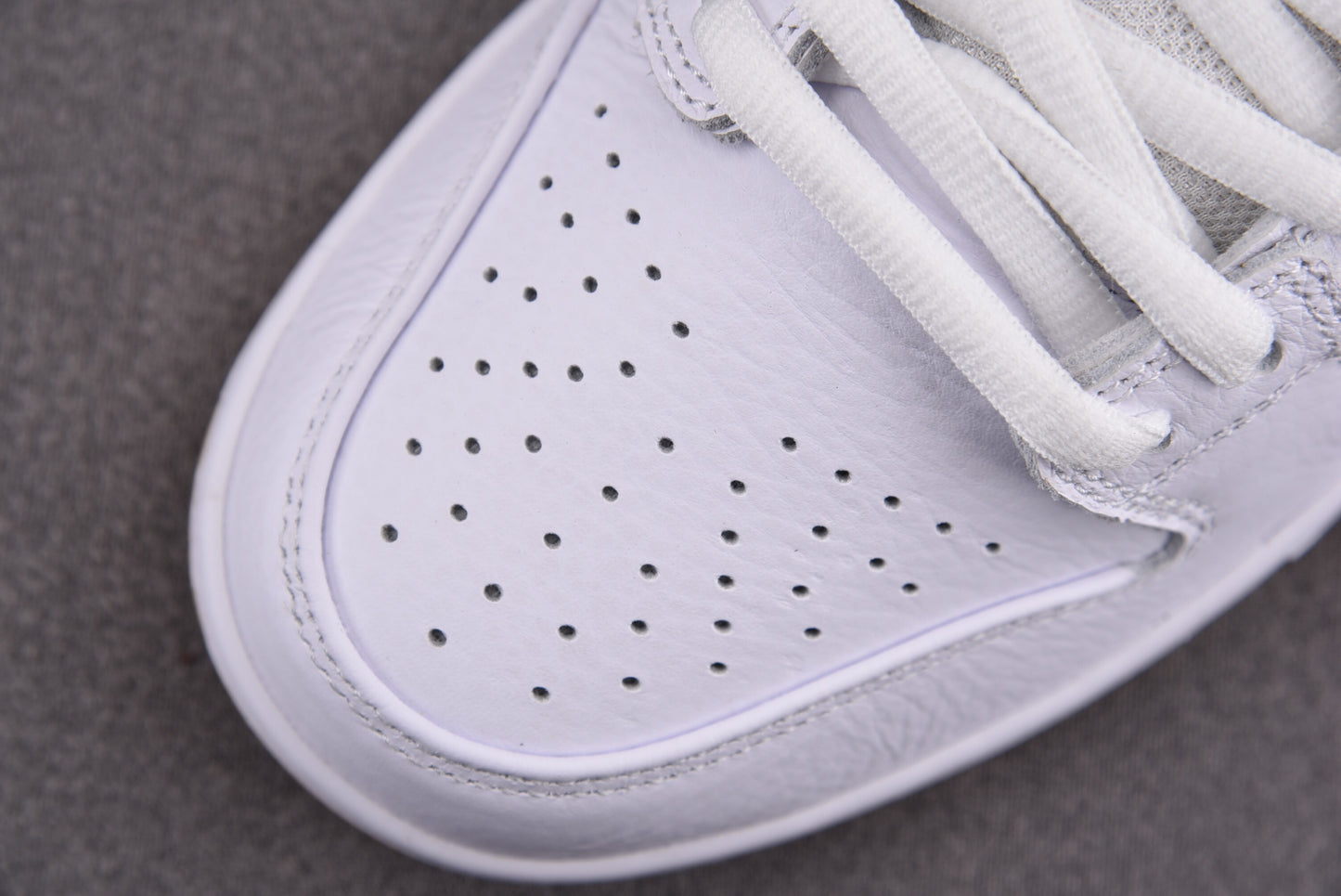 Nike SB Dunk White Gum