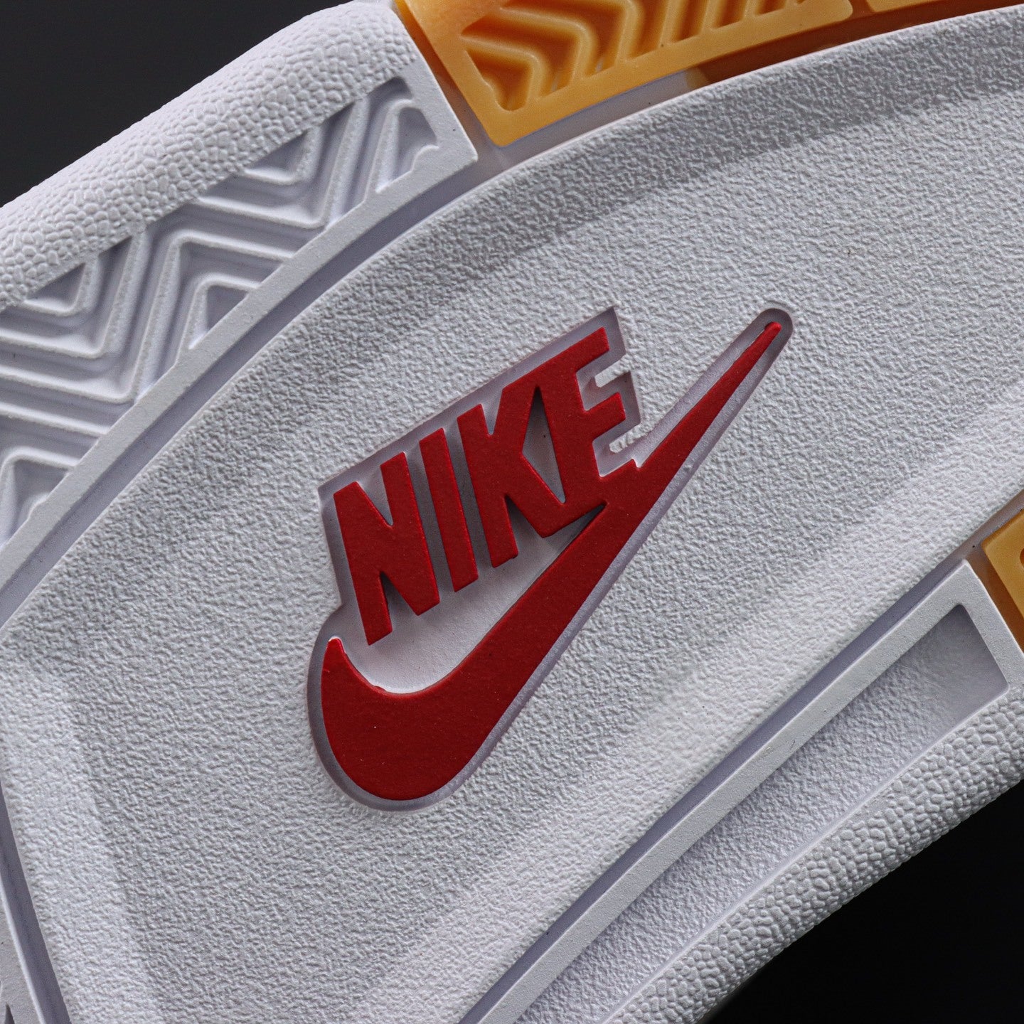 Air Jordan 4 x Nike SB Varsity Red