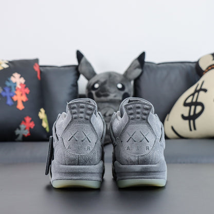 Air Jordan 4 Kaws