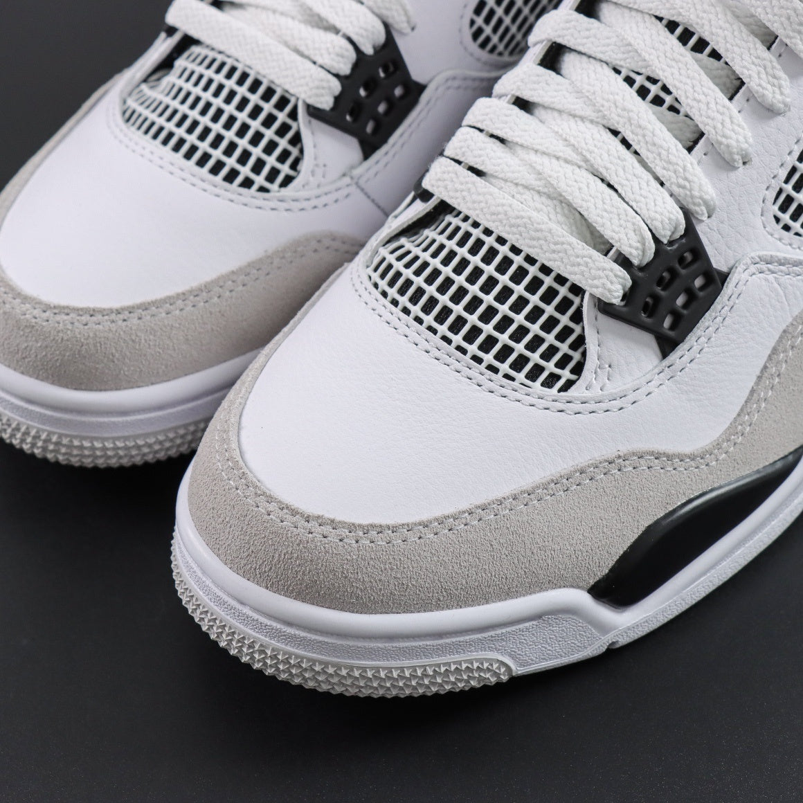 Air Jordan 4 Military Black