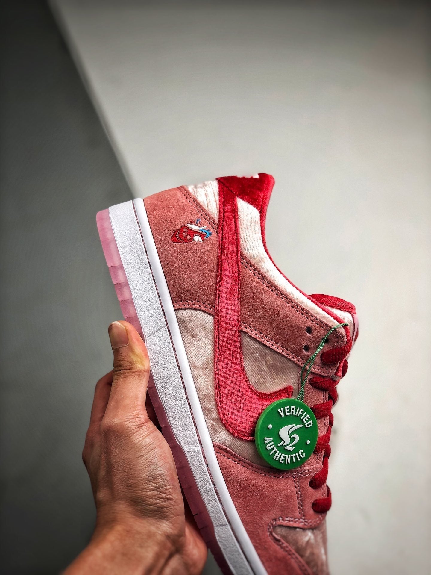 Nike SB Dunk Strange Love