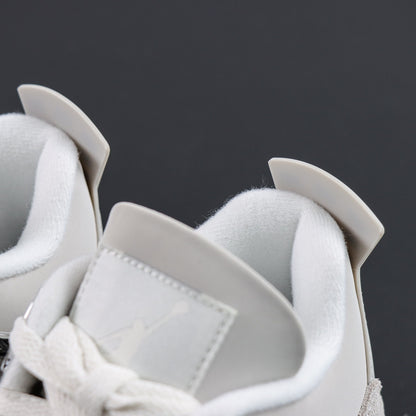 Air Jordan 4 Frozen Moments