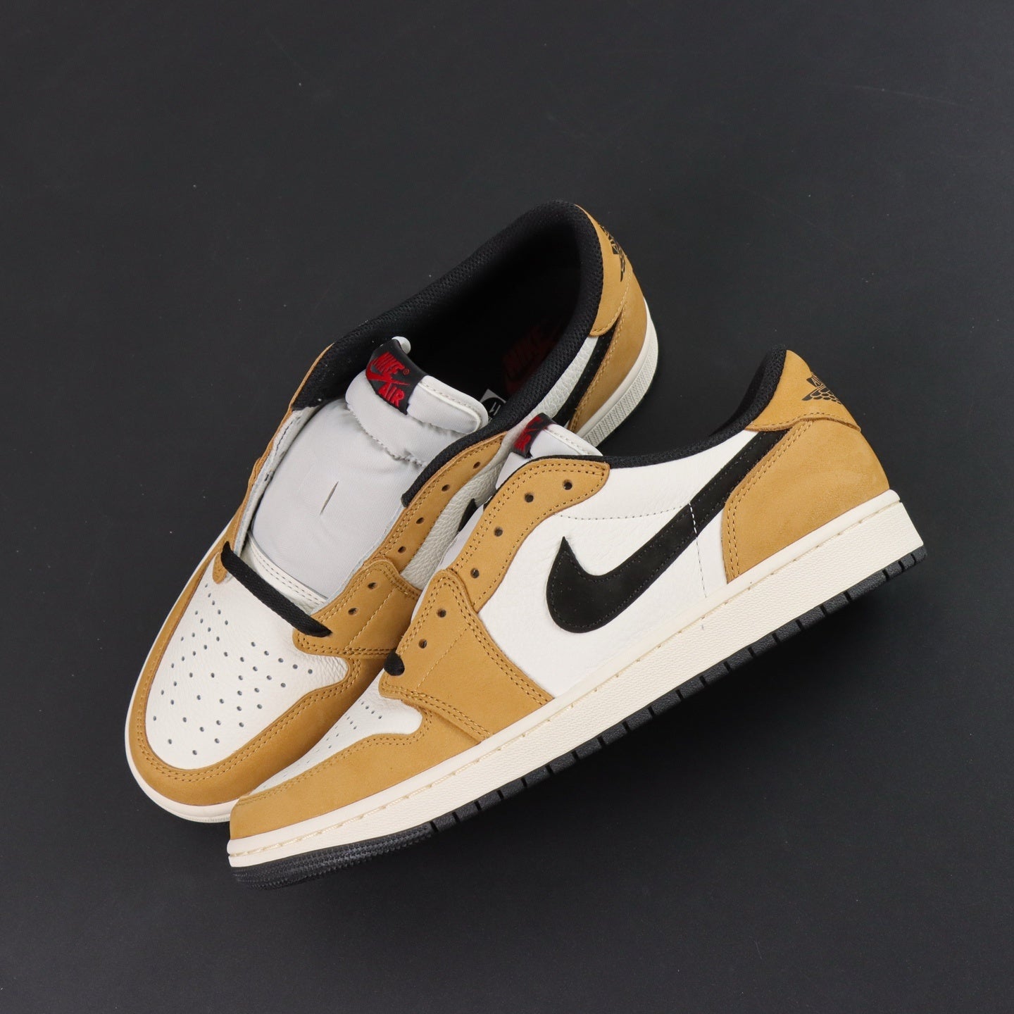 Air Jordan 1 Low OG Rookie of the Year