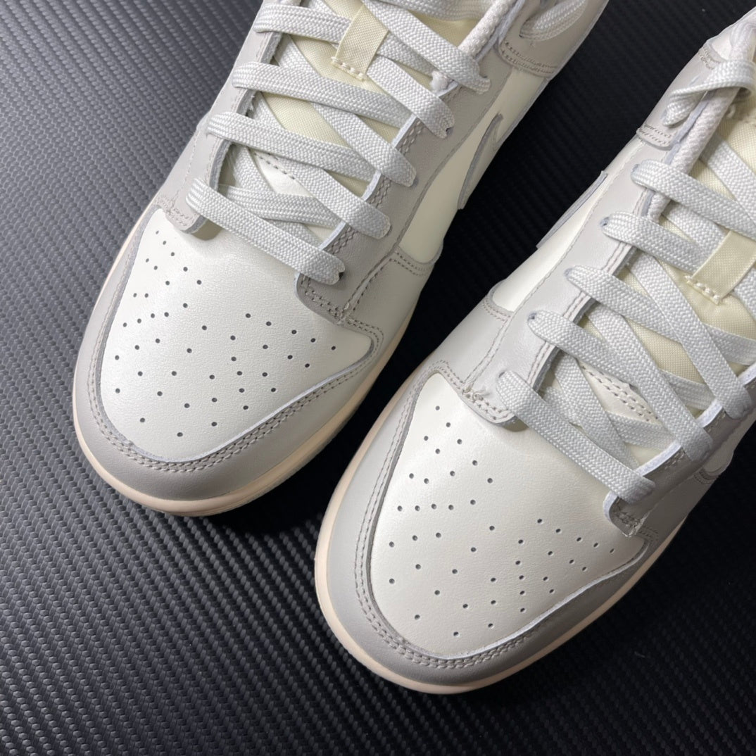 Nike Dunk Bone Light