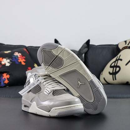 Air Jordan 4 Frozen Moments