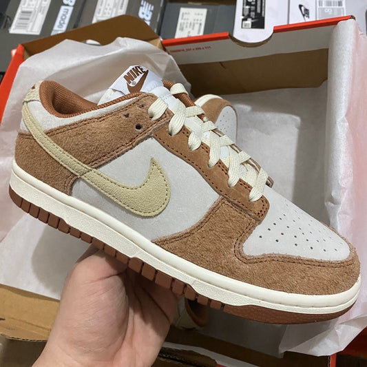 Nike Dunk Medium Curry