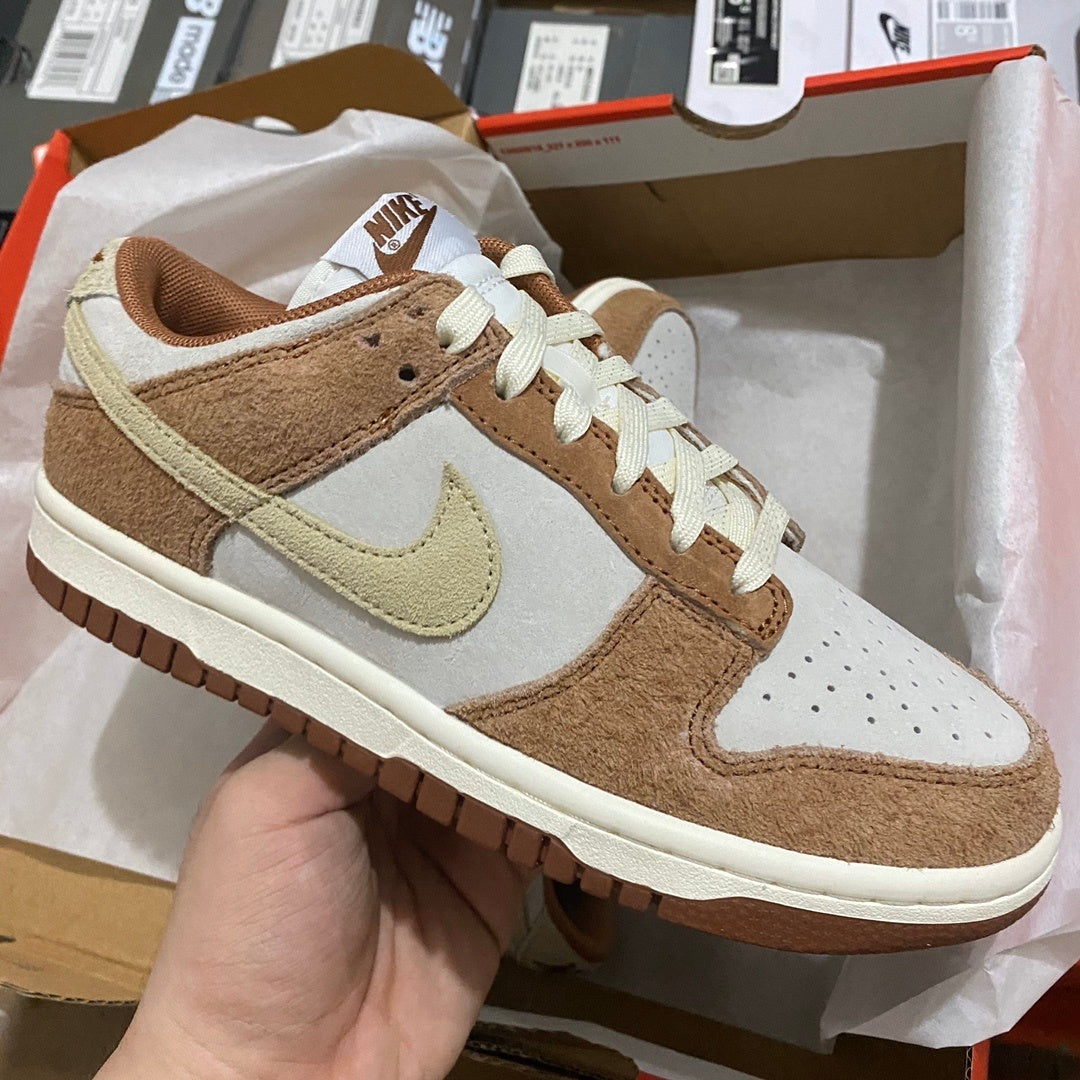 Nike Dunk Medium Curry