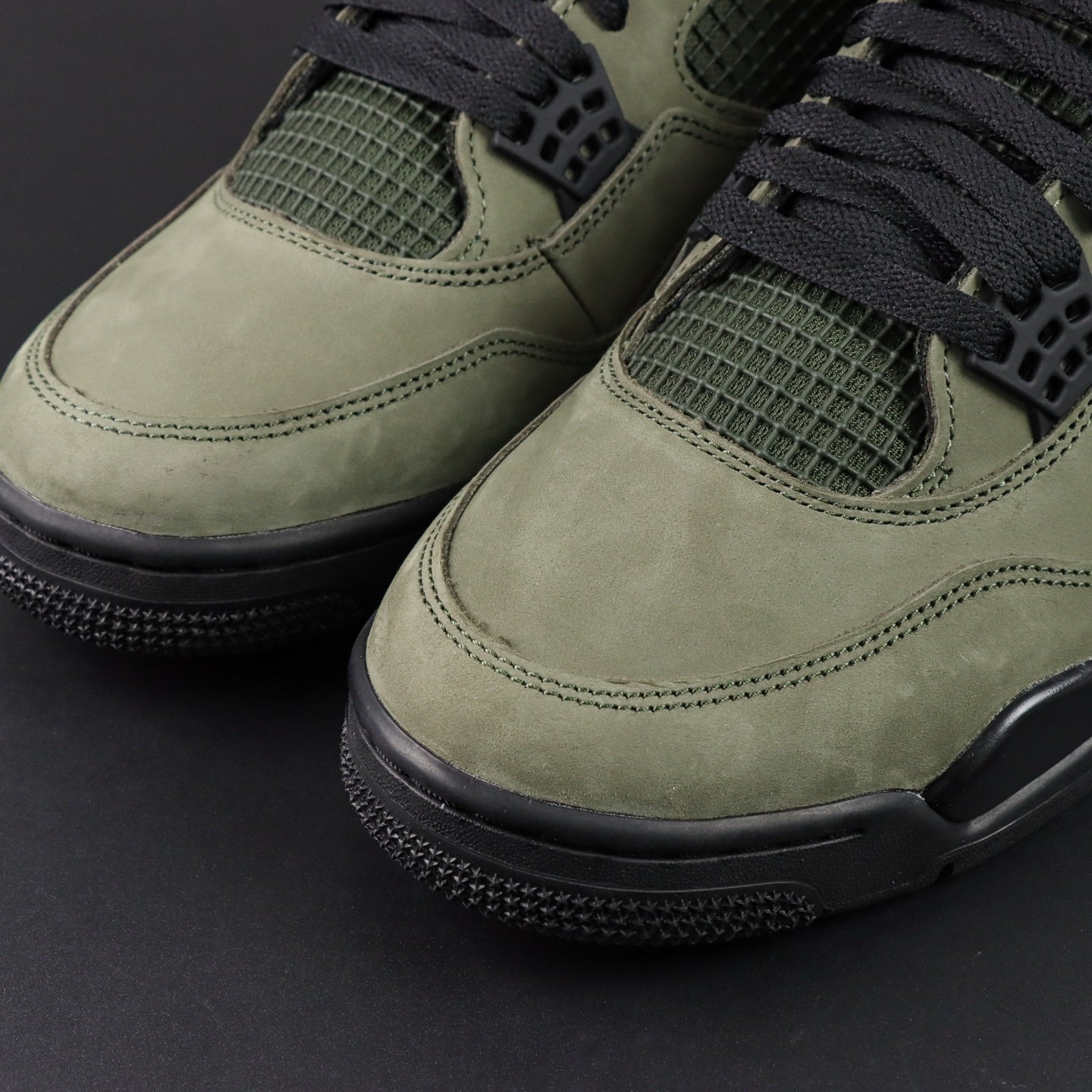 Air Jordan 4 x Undefeated [2025]